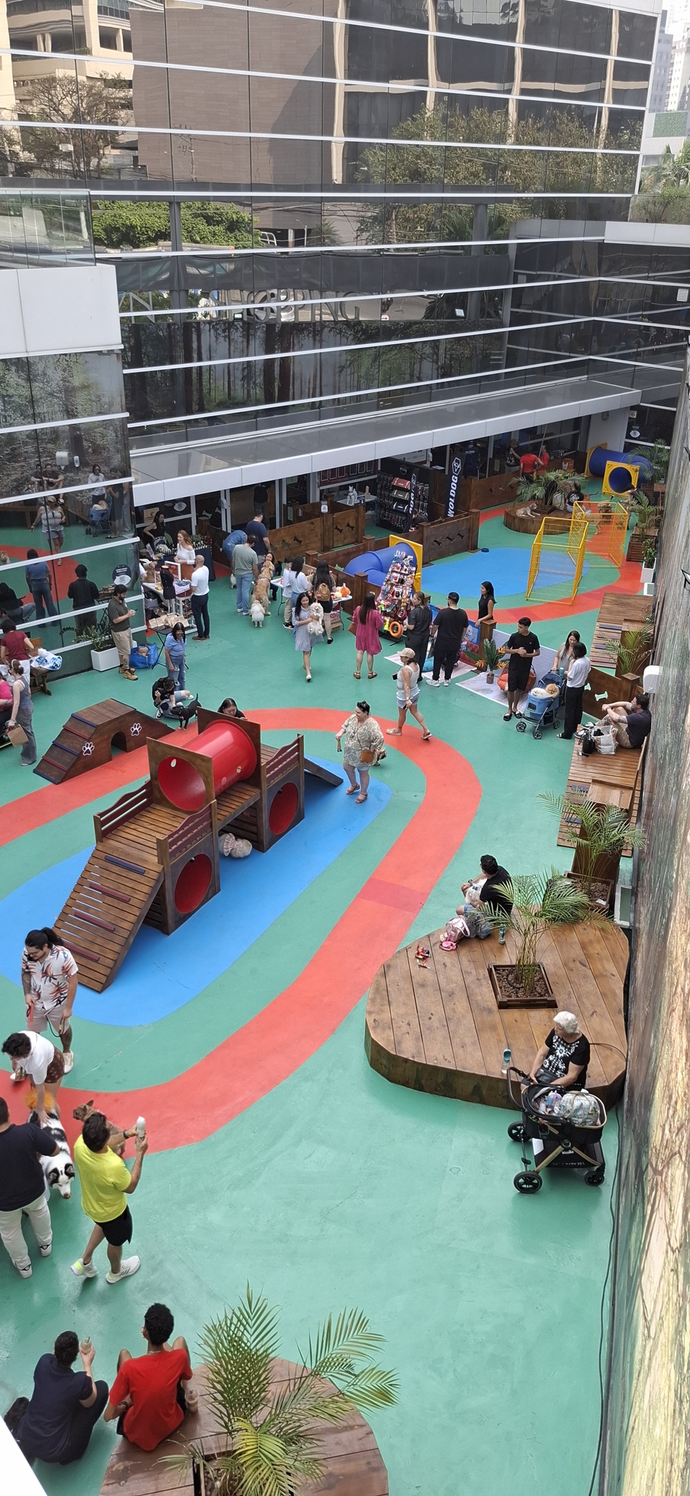 Revestimento poliuretano - Espaço PET- Shopping