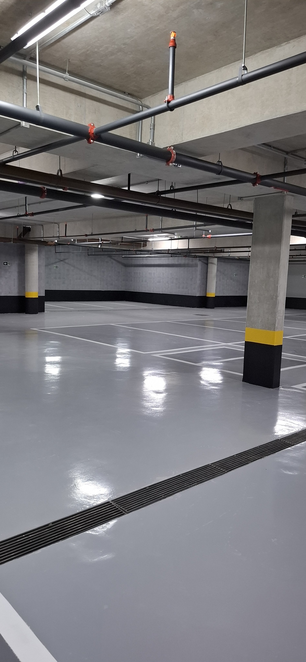 Pintura epóxi / poliuretano Estacionamento